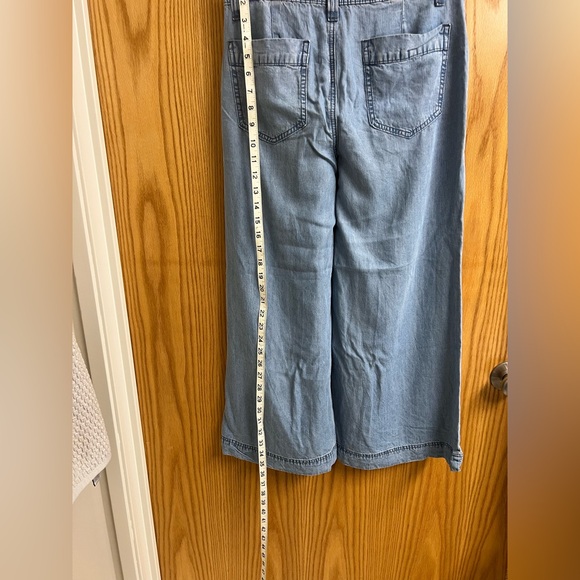 Level 99 Anthropologie light wash - Picture 6 of 9